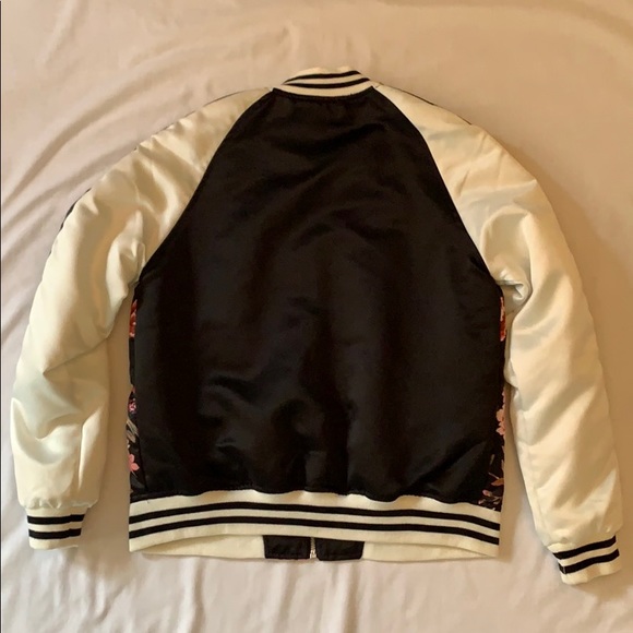 Forever21 Women Floral Bomber Jacket - size S NWOT - Picture 2 of 3